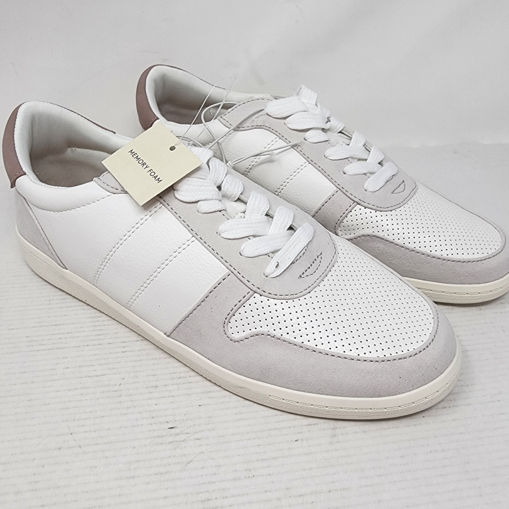 Universal Thread White‎ Leather Sneakers Mens Size 9.5 Memory Foam Shoes